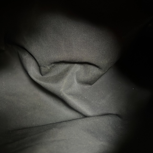 Impecable Prada Tessuto Nylon Crossbody - Picture 9 of 16